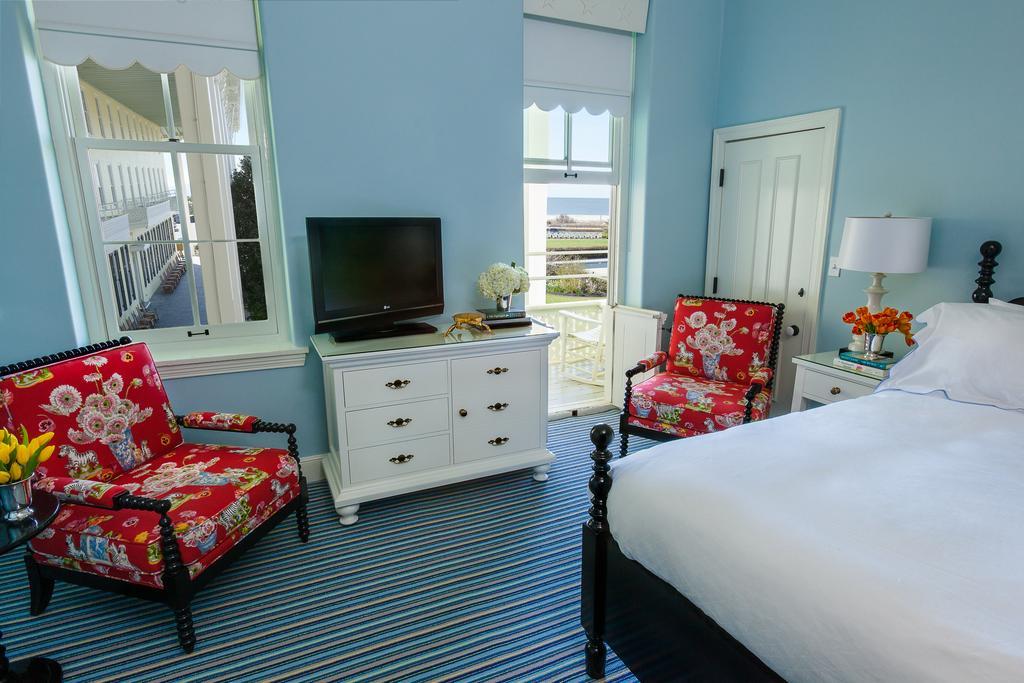 One King Bed Balcony 